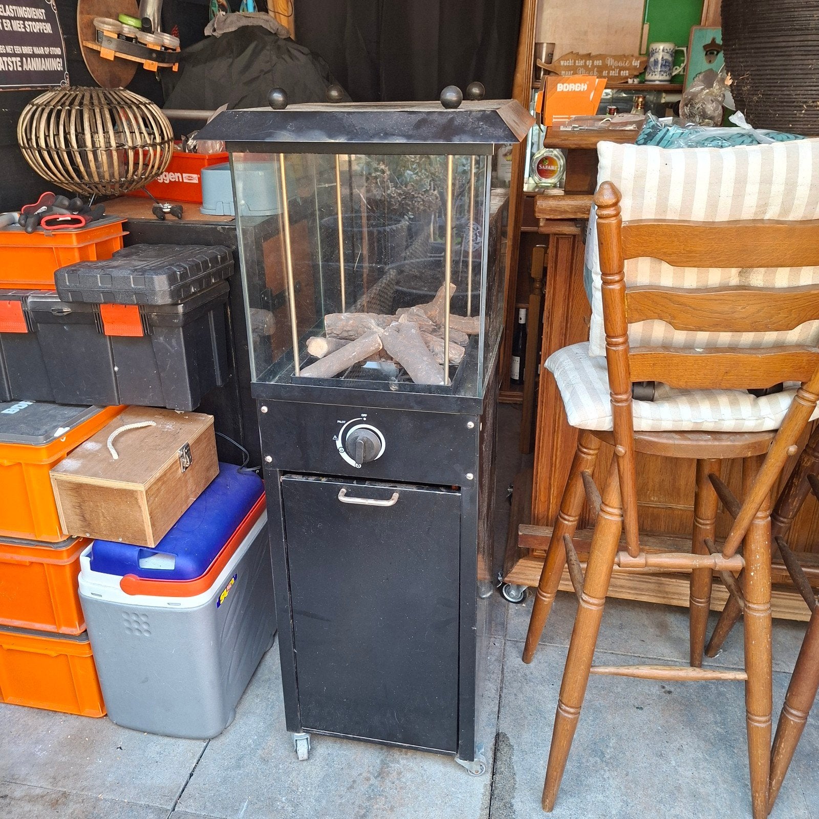 Mooie terrashaard terrasverwarmer op wielen, Ophalen, Gebruikt, Gas, Vloer