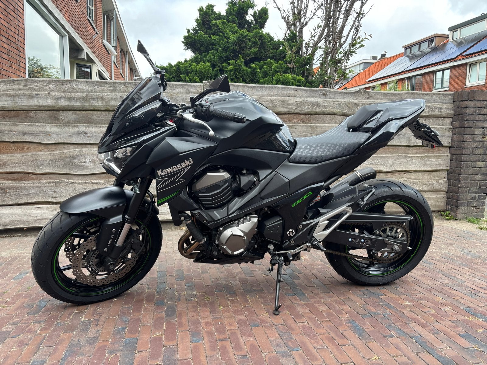 Kawasaki Z800 - Akrapovic uitlaat - lage kilometerstand!, Motoren, Motoren | Kawasaki, 4 cilinders, Motorrijbewijs A, Gebruikt