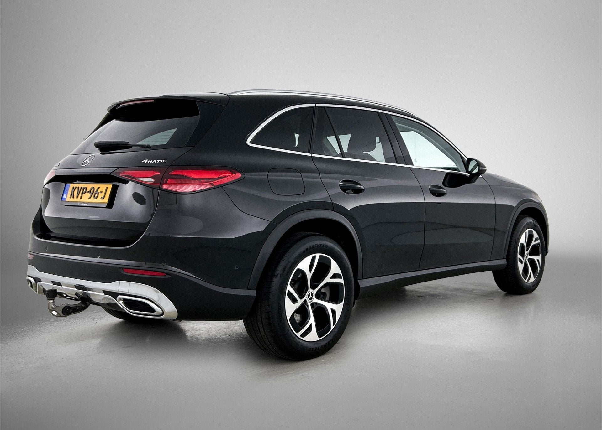Mercedes-Benz GLC 300 e 4MATIC Plug-In Hybride Trekhaak | Le, Auto's, Automaat, 12 maanden, Gebruikt, Leder en Stof