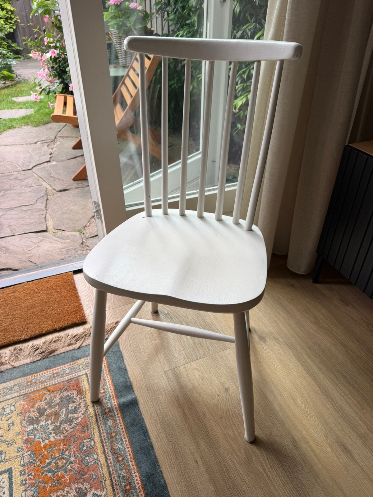 Witte houten spijlenstoel, Huis en Inrichting, Stoelen, Ophalen, Gebruikt, Wit, Eén