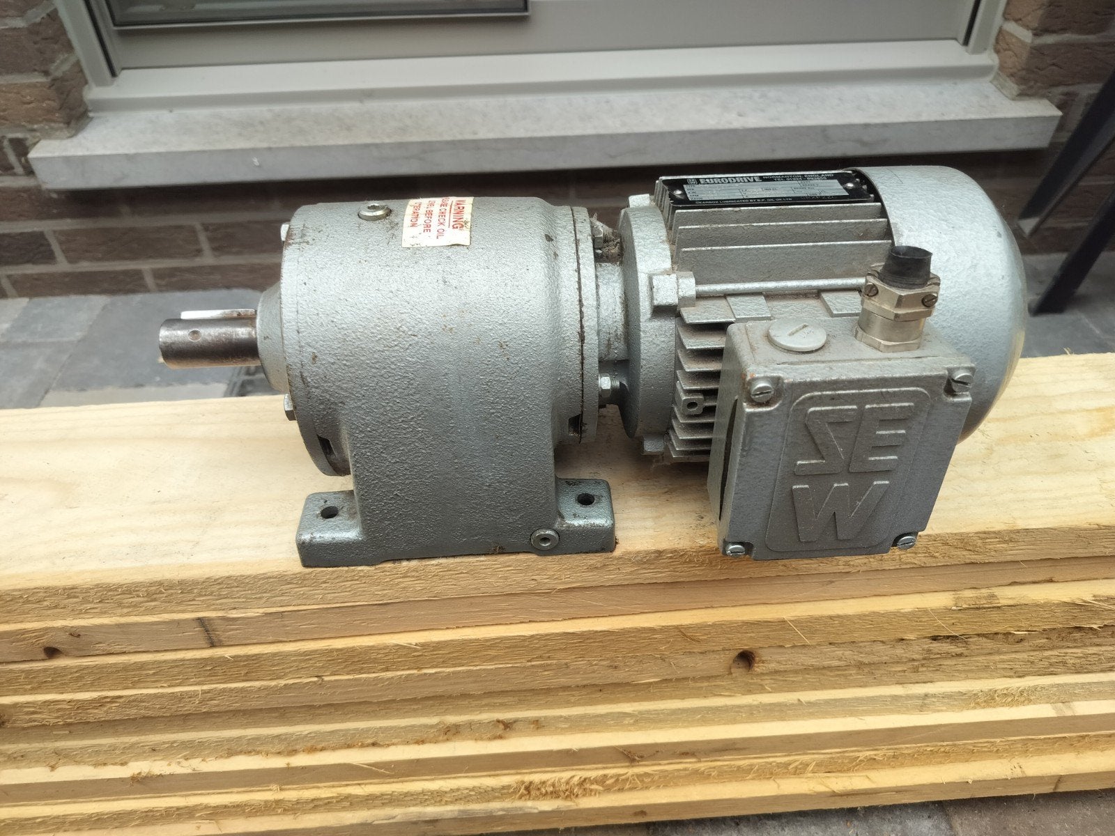 Electromotor (220-380v) met reductiekast, Doe-het-zelf en Verbouw, Motoren, Ophalen, Gebruikt, Elektromotor