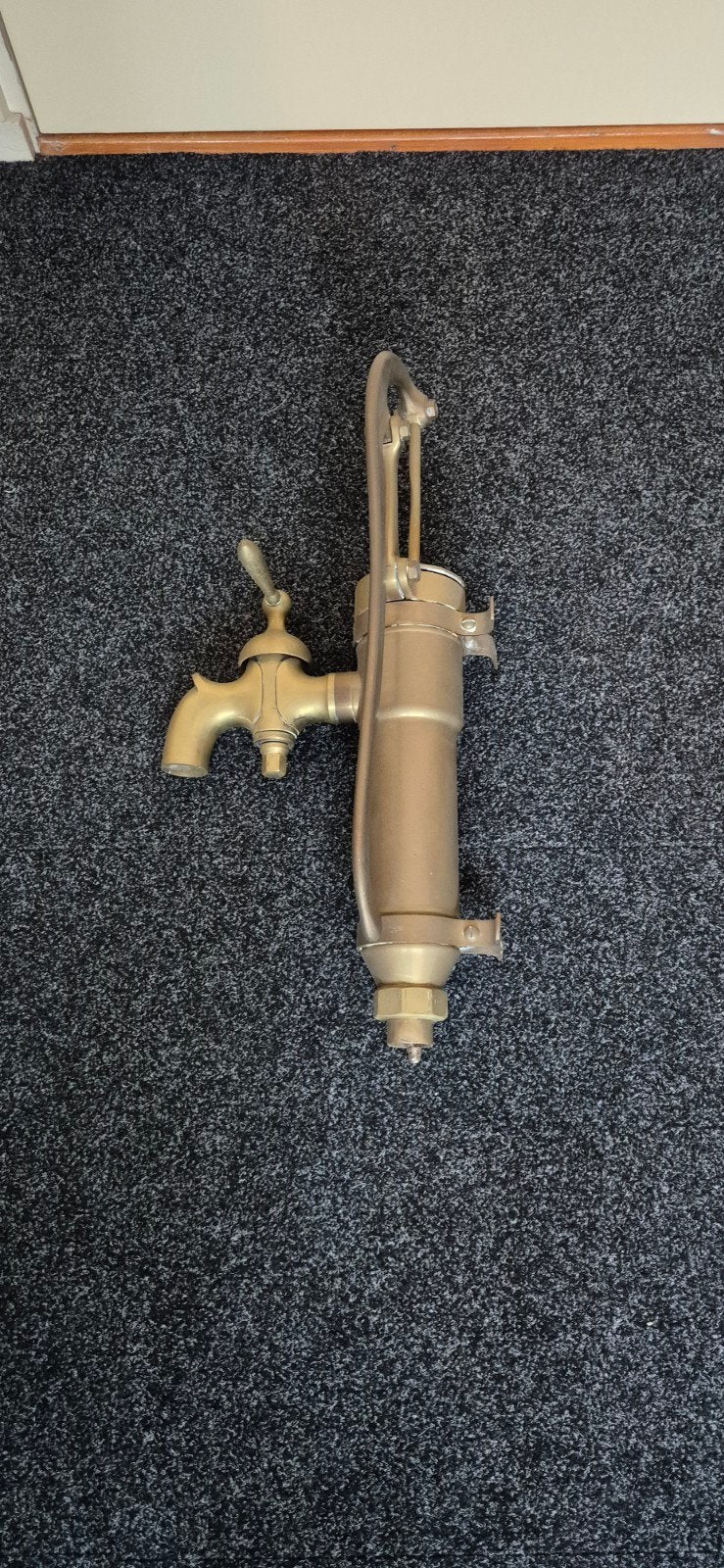 Antieke Messing Waterpomp met Kraan, Ophalen of Verzenden, Brons