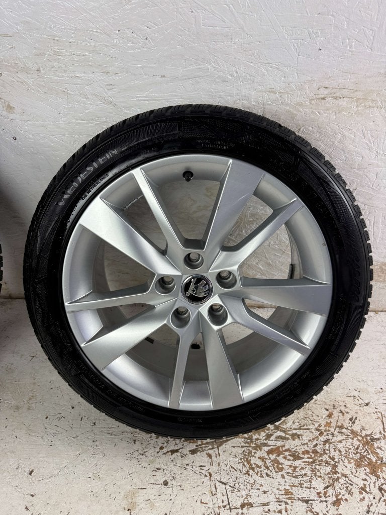 Originele Skoda Octavia velgen 17" 5x112 winterset, Auto-onderdelen, Banden en Velgen, Niet ingevuld, Gebruikt, Banden en Velgen