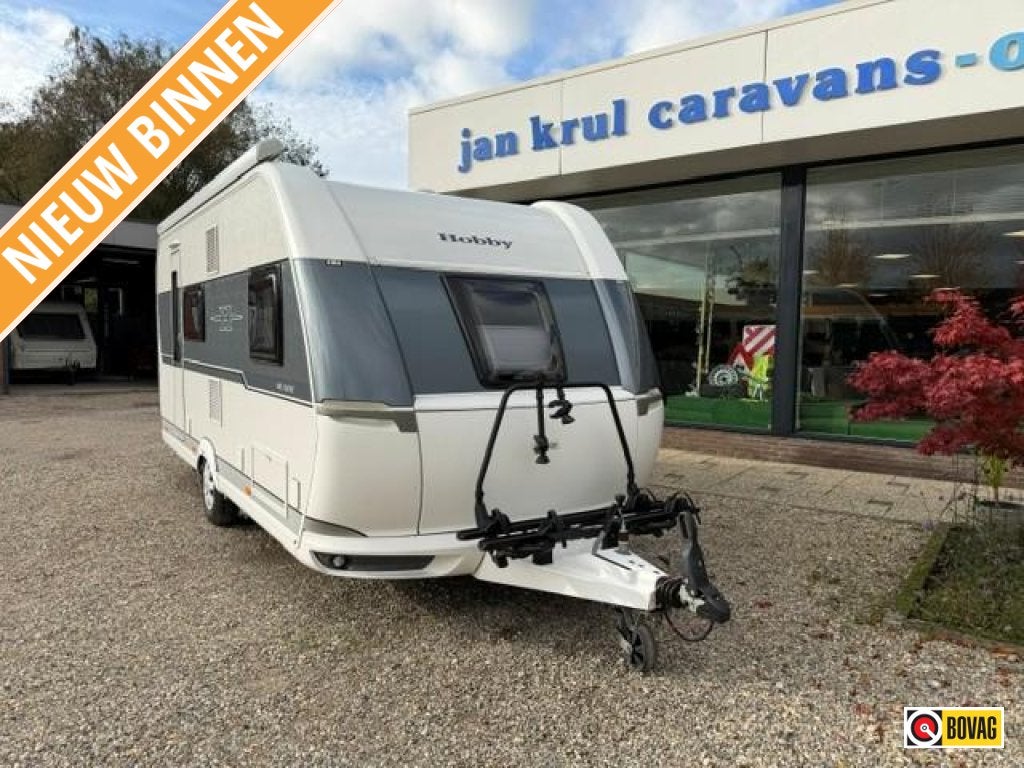 Hobby De Luxe 490 KMF stapelbed zeer compleet, Caravans en Kamperen, Fietsenrek, Hobby, Bedrijf, Treinzit