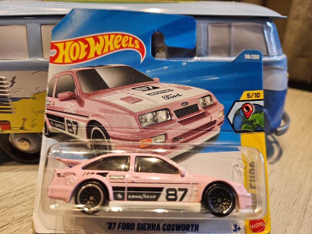 Hot Wheels Ford Sierra Cosworth 1987 Pink 1/64, Hobby en Vrije tijd, Modelauto's | Overige schalen, Ophalen of Verzenden, Nieuw