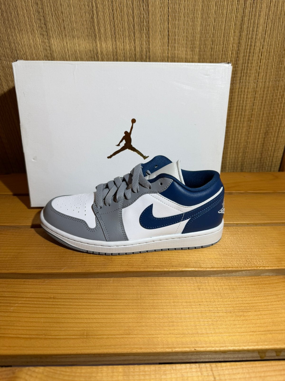 Jordan 1 Low Stealth French Blue, Kleding | Heren, Schoenen, Ophalen of Verzenden, Nieuw, Blauw