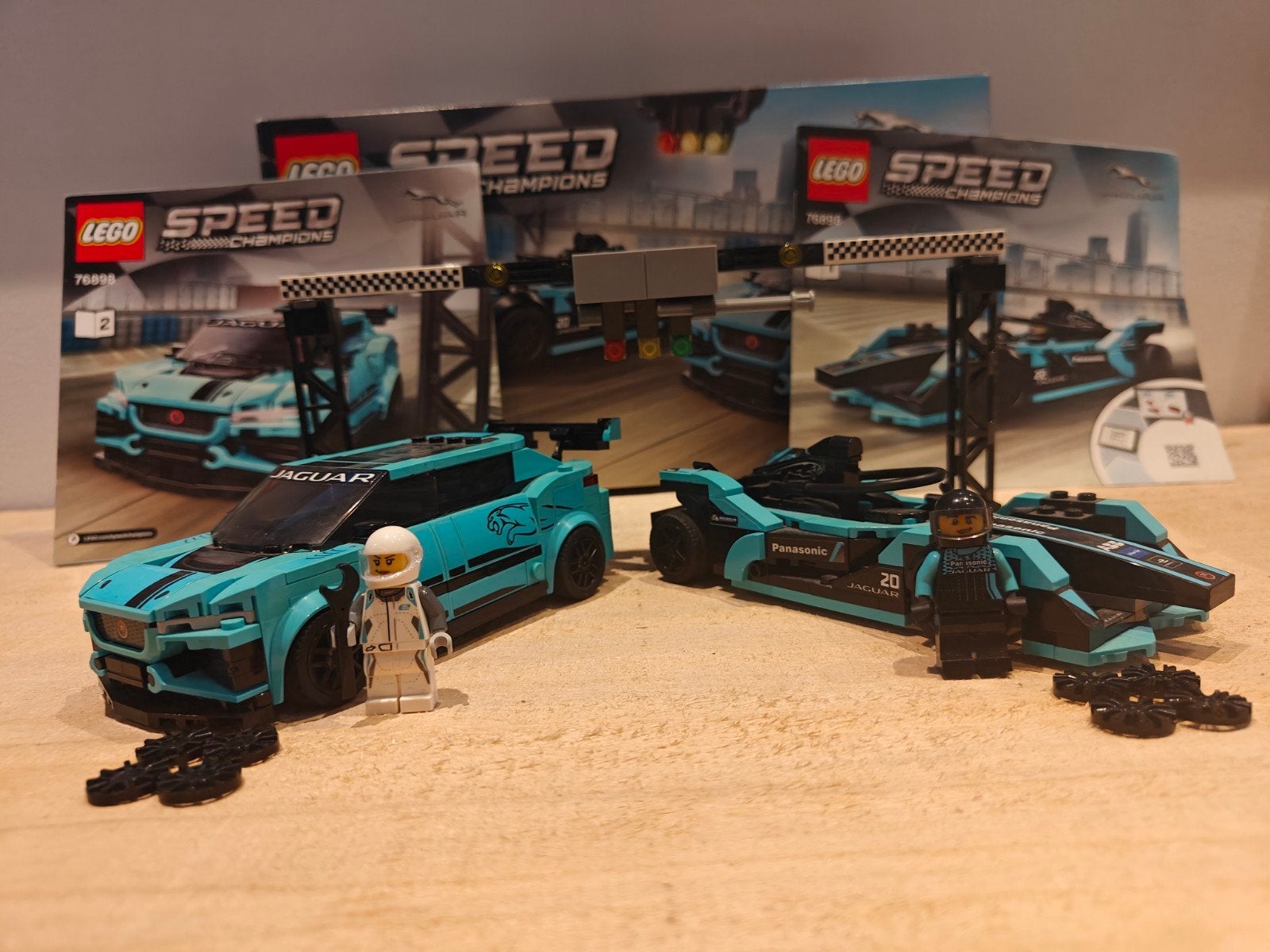 76898 Jaguar Formula E & Jaguar I-PACE eTROPHY, Lego, Zo goed als nieuw, Compleet, Complete set