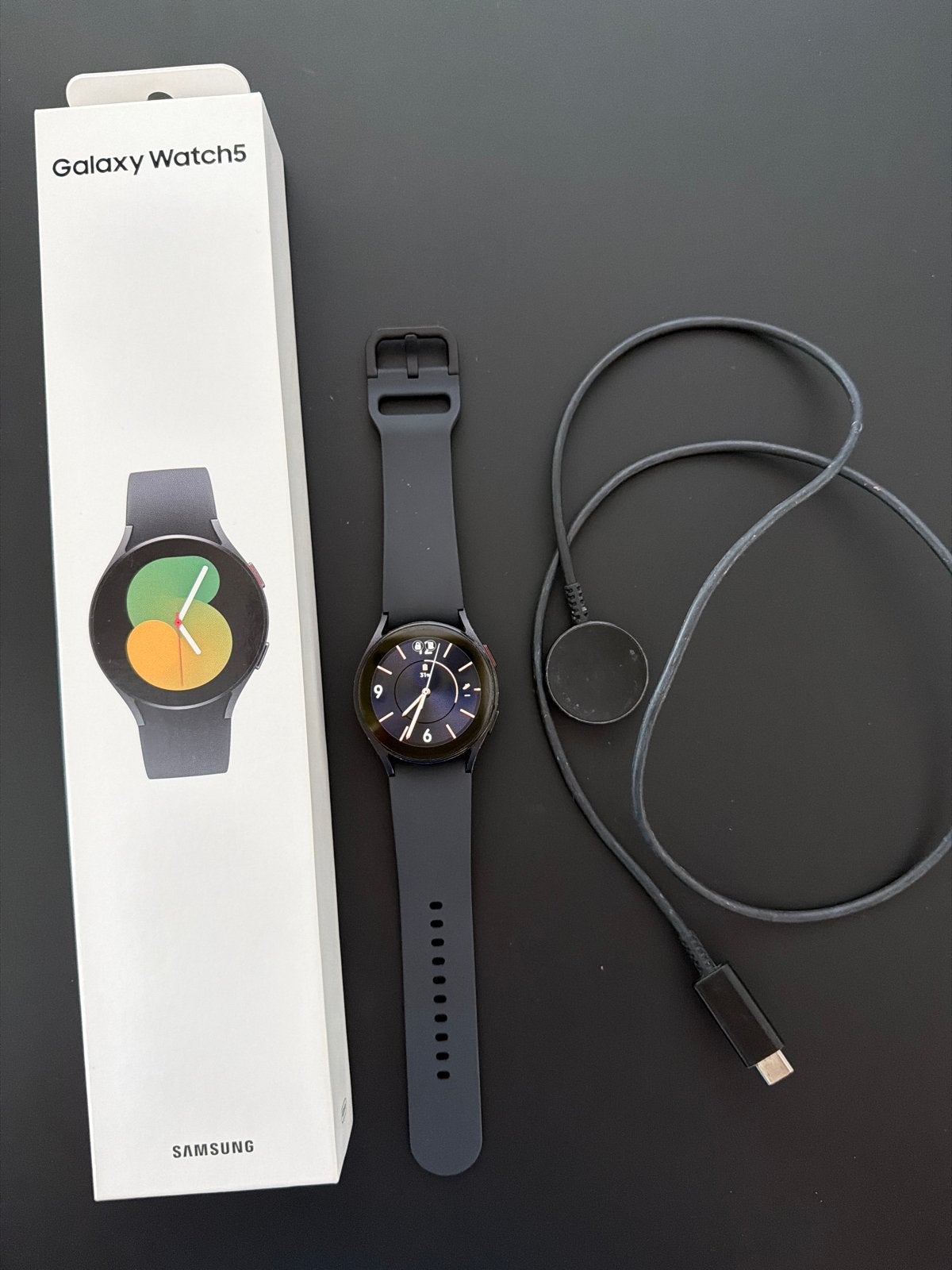 Samsung Galaxy Watch5 40mm, ongebruikte band, doos, oplader, Snelheid, Zwart, Ophalen of Verzenden, Zo goed als nieuw