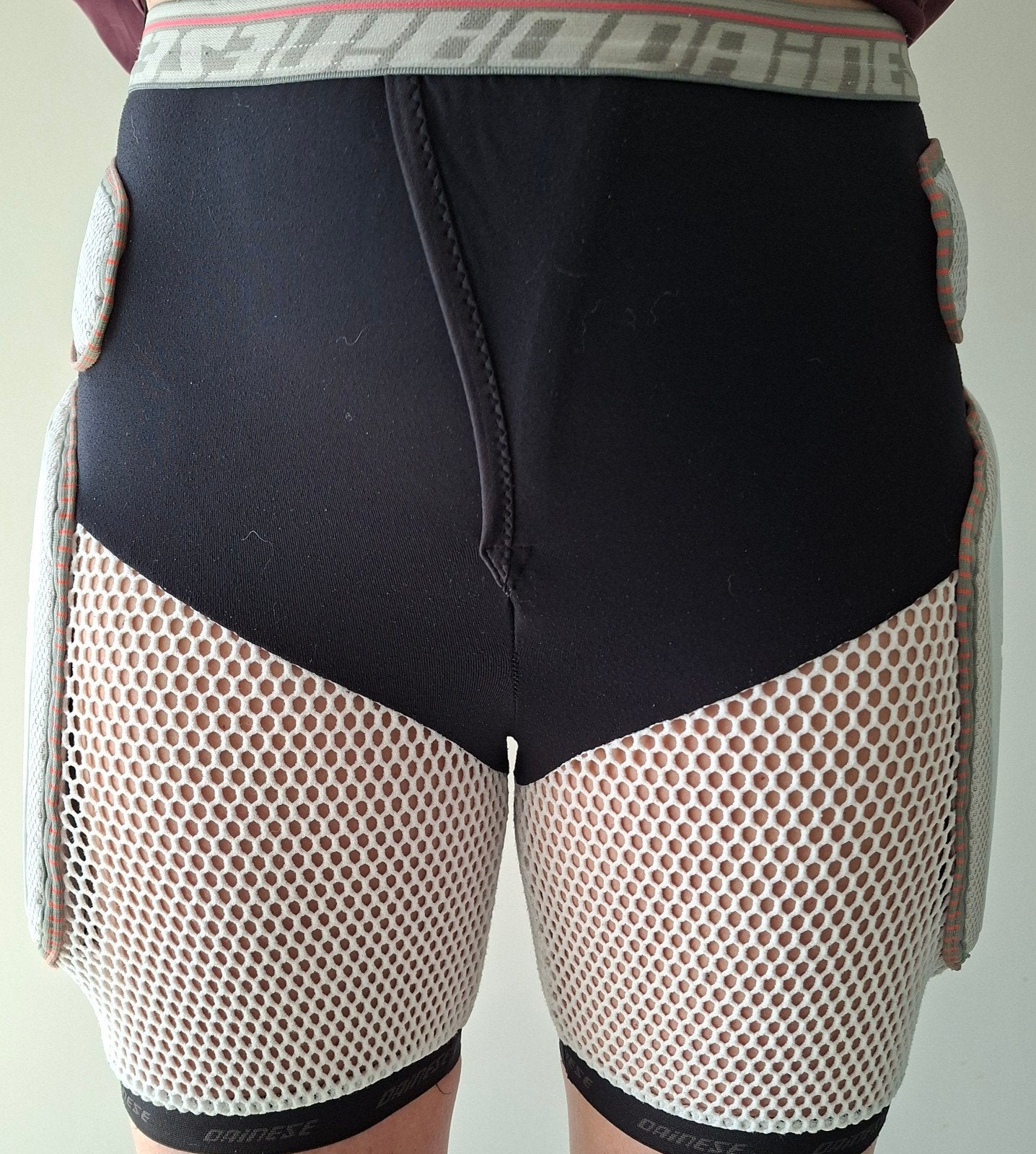 Dainese Hard Protectie Short L - Snowboard/Motorrijden, Kleding | Heren, Wintersportkleding, Ophalen of Verzenden, Maat 52/54 (L)