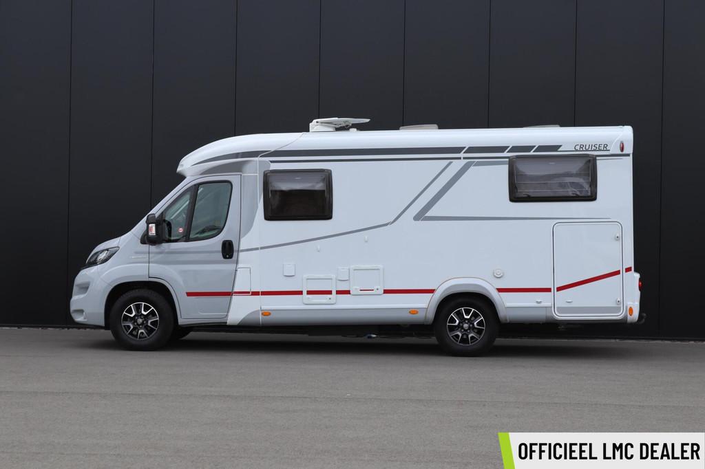 Lmc Cruiser V646 140pk Automaat | HEO safe sloten | Thule lu, Caravans en Kamperen, Campers, Automaat, Achteruitrijcamera, Tot en met 2