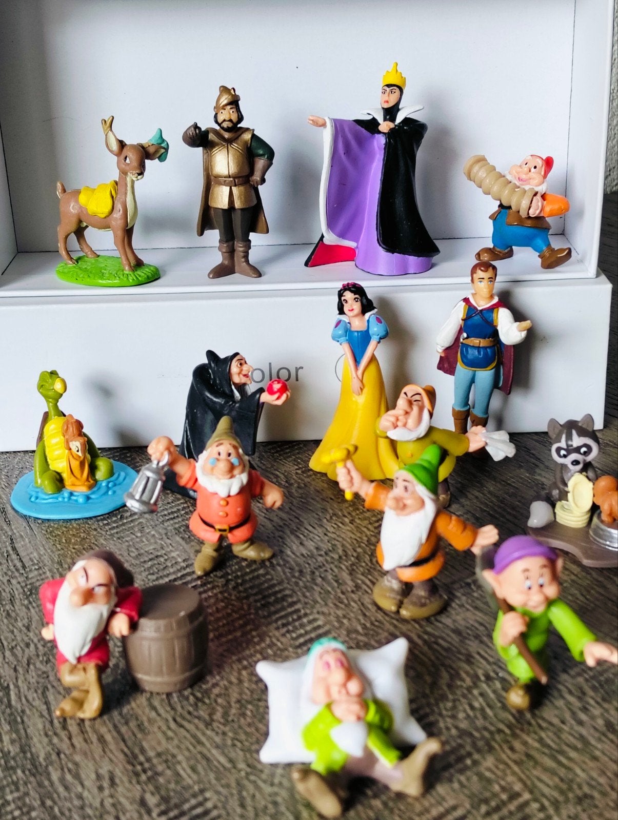 Sneeuwwitje en de zeven dwergen poppetjes - figuren, Ophalen of Verzenden, Zo goed als nieuw