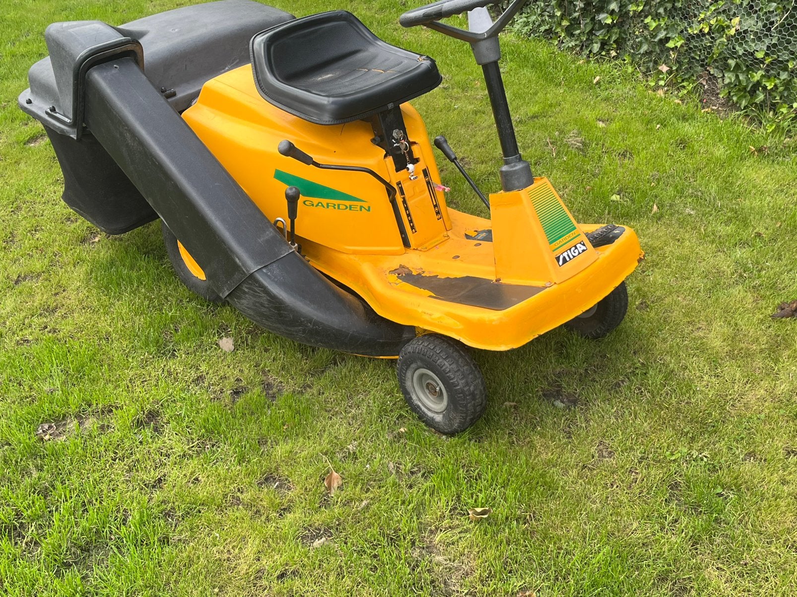 Stiga met opvangbak, Tuin en Terras, Ophalen, Zo goed als nieuw