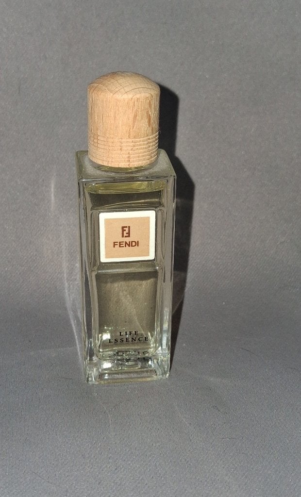 Volle parfum mini -  Fendi life essence, Ophalen of Verzenden, Zo goed als nieuw, Miniatuur, Gevuld