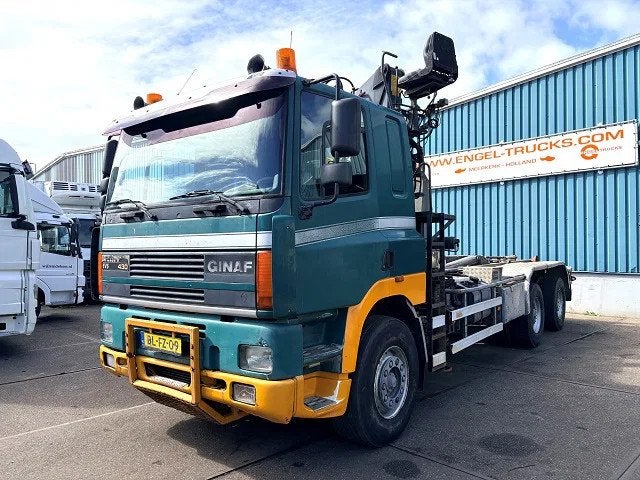 Ginaf M 3232 S 6X4 WITH LOGLIFT F105Z 27A & LEEBUR HOOK-ARM, Auto's, Origineel Nederlands, Bedrijf, 2 stoelen, Te koop