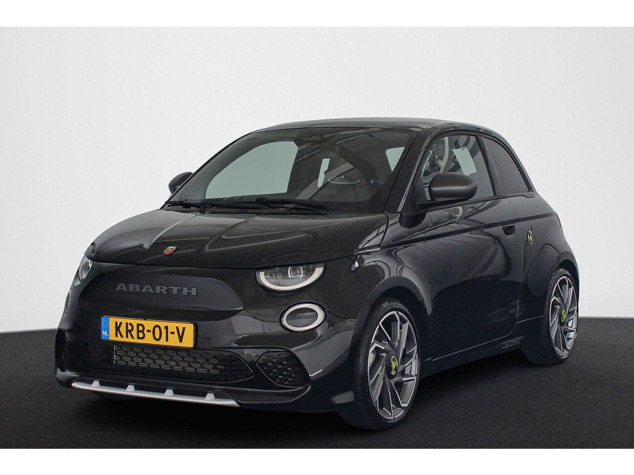 Abarth 500 Abarth Scorpionissima 42 kWh Panoramadak JBL Stoe, Auto's, Abarth, Automaat, Gebruikt, 4 stoelen, Alcantara