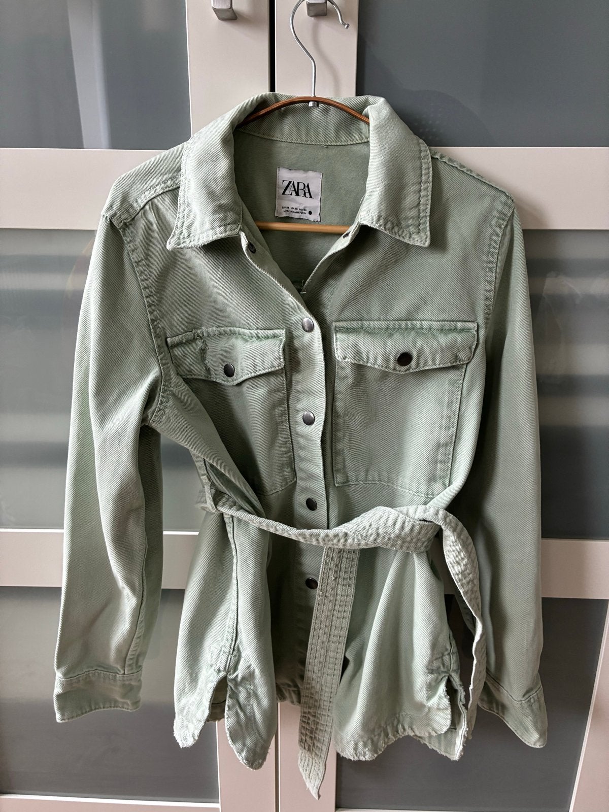 Zara spijkerjasje XS met ceintuur - Lichtgroen, Ophalen of Verzenden, Gedragen, Maat 34 (XS) of kleiner, Groen