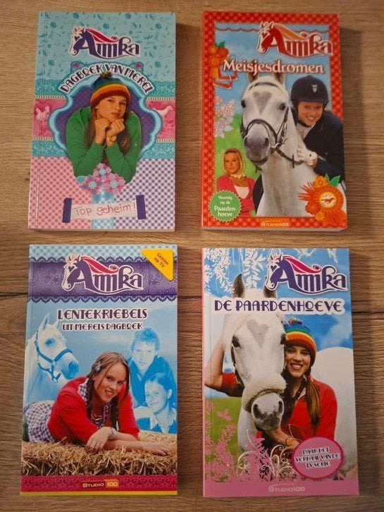 Amika boeken set - 4 delen, Ophalen of Verzenden, Gelezen, Studio 100, Fictie