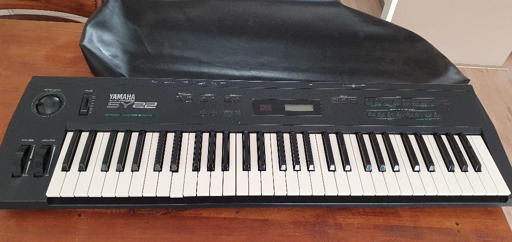 Yamaha synthesizer SY22, Muziek en Instrumenten, Synthesizers, Ophalen, Yamaha, Met midi-aansluiting, 61 toetsen