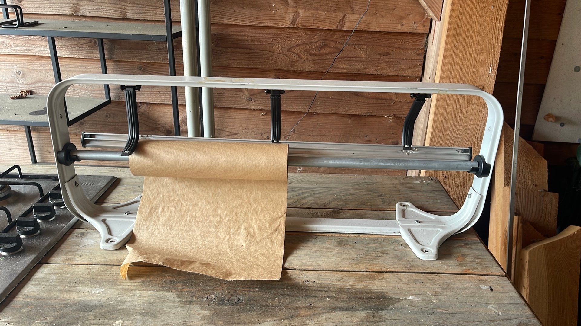 Papierrolhouder, Ophalen