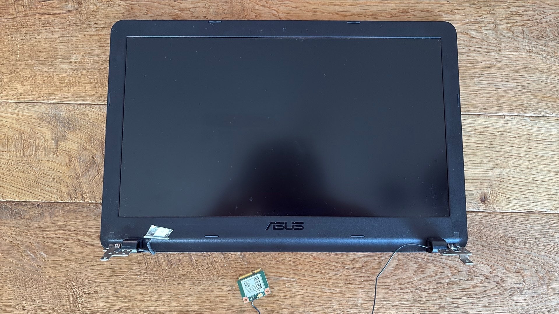 Scherm voor Asus laptop inclusief aansluitkbels, Ophalen of Verzenden, Zo goed als nieuw