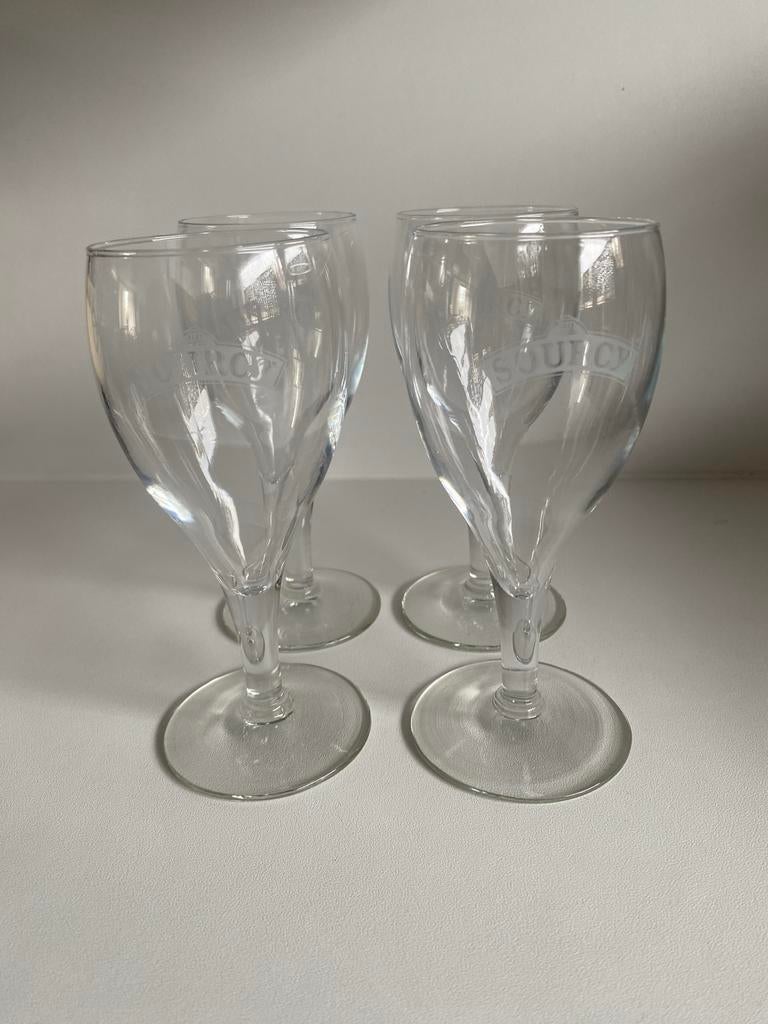 4 Sourcy glazen op voet. Hoogte 15 cm., Ophalen of Verzenden, Zo goed als nieuw, Waterglas