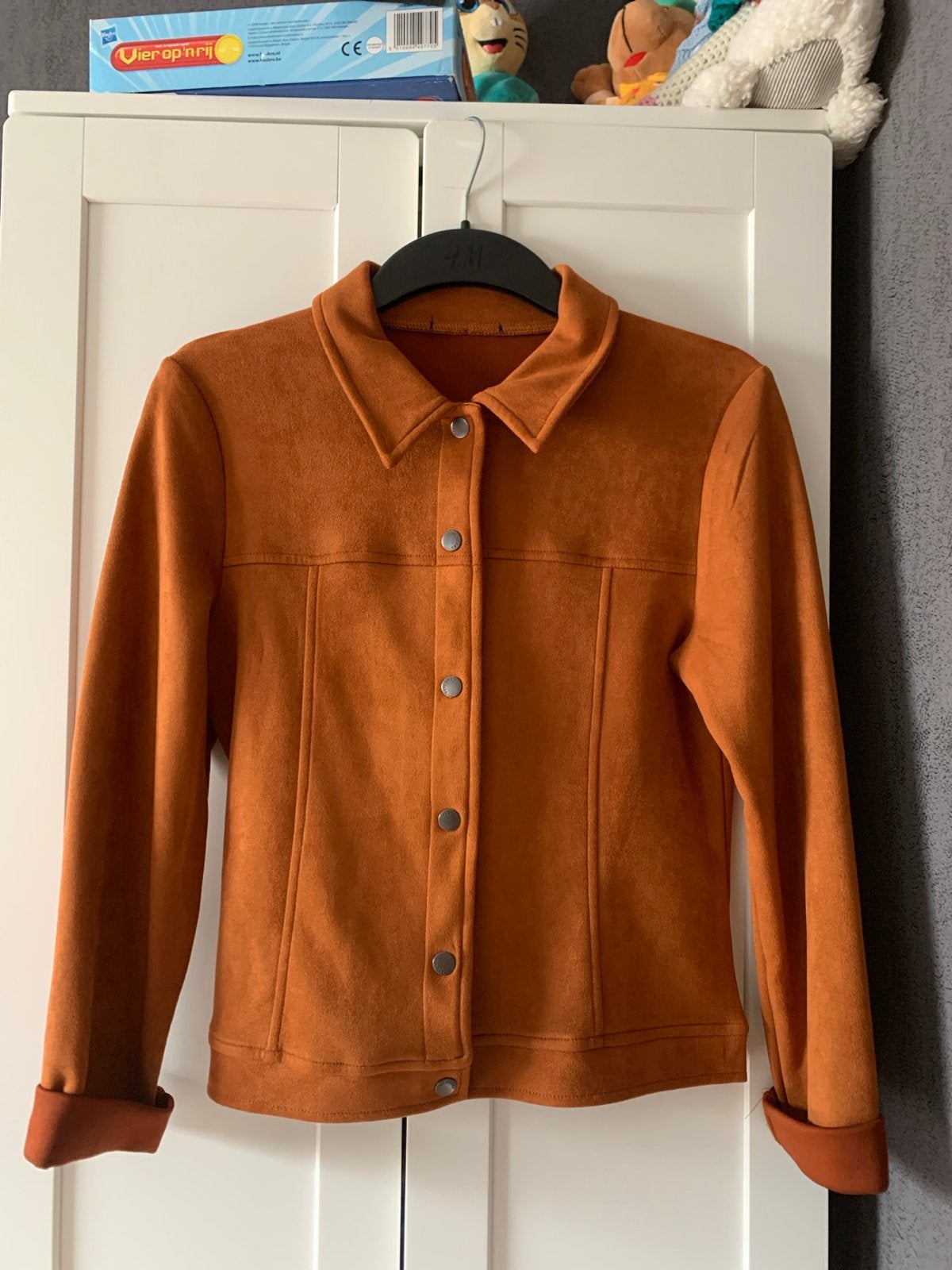 Stijlvol oranje suède-look jasje, Ophalen of Verzenden, Zo goed als nieuw, Maat 36 (S), Oranje