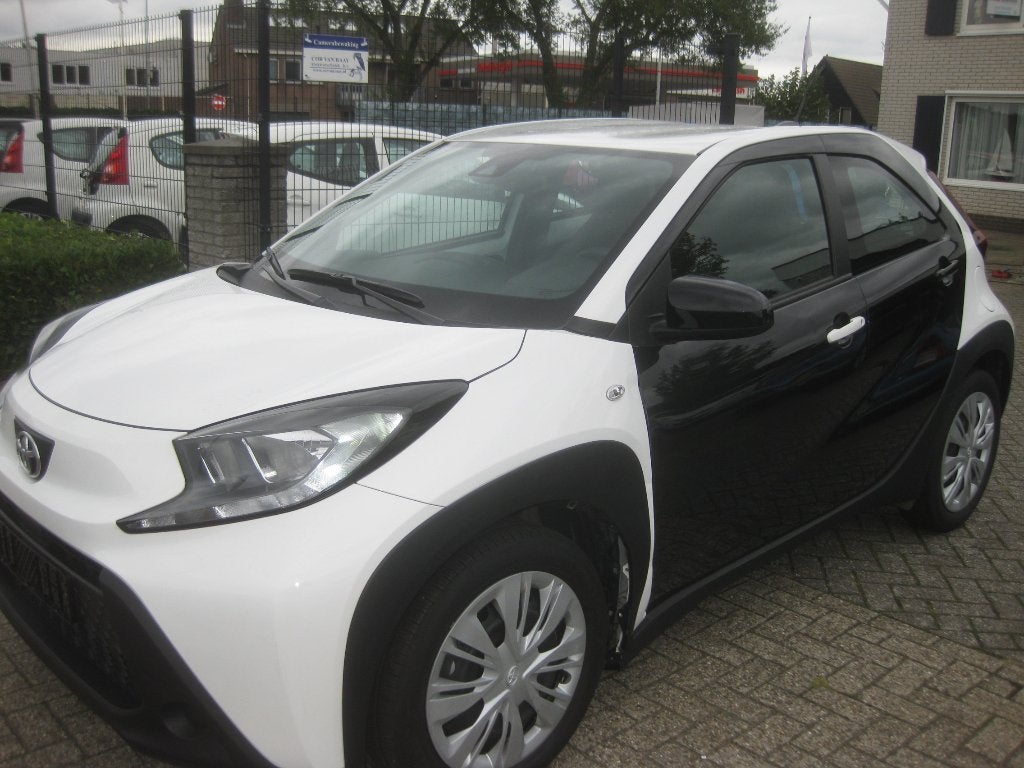 schade auto toyota aygo x  bouwjaar 11-2025, Wit, Handgeschakeld, Ophalen of Verzenden, Toyota