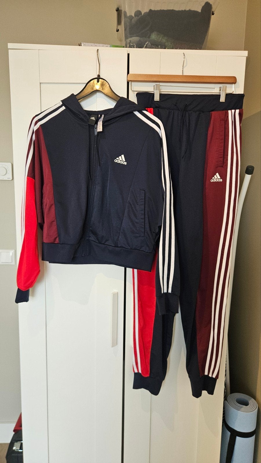 Adidas Sportswear Bold Block Trainingspak dames - maat S, Kleding | Dames, Ophalen of Verzenden