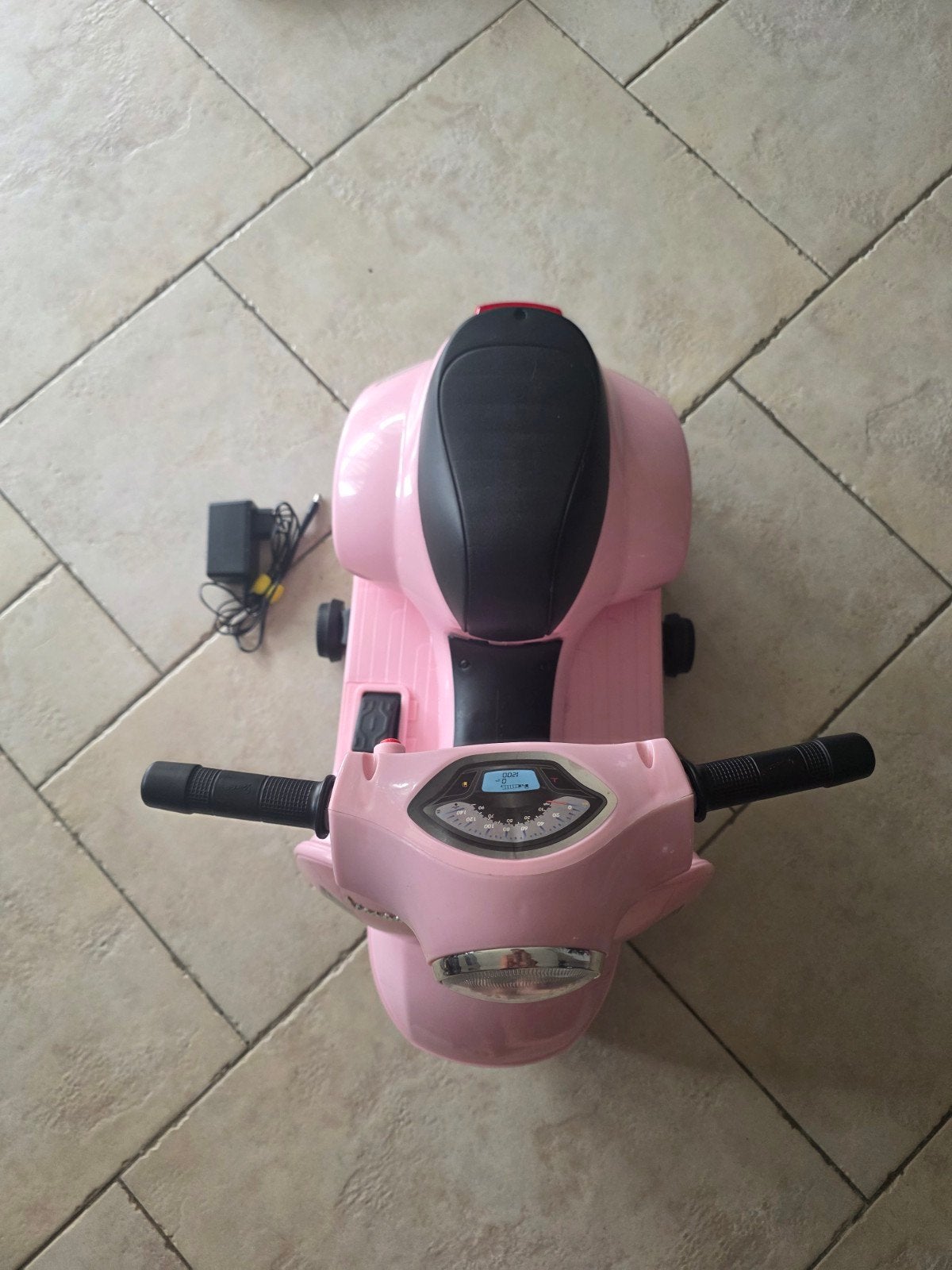 Roze elektrische Vespa scooter voor kinderen, Ophalen, Zo goed als nieuw, Overige typen