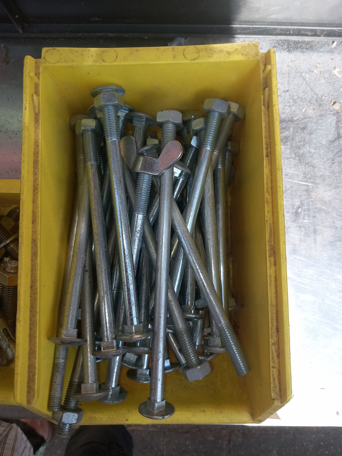 Diverse bakjes met ijzerwaren: bouten, moeren, spijkers, Ophalen, Gebruikt, 50 tot 100 mm, Overige typen