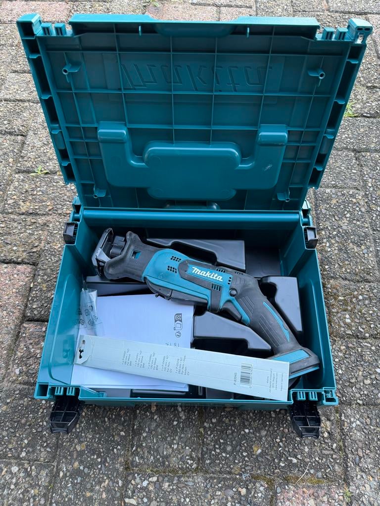 Kleine Makita reciprozaag in koffer, Ophalen, Zo goed als nieuw, Minder dan 600 watt, 30 tot 70 mm