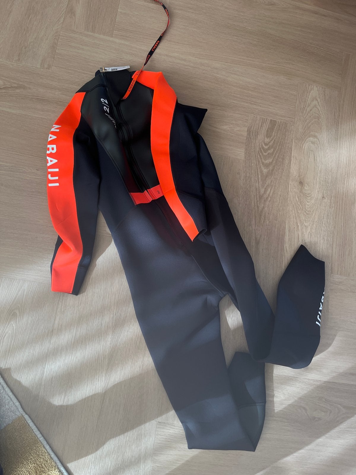 Nabaiji Wetsuit - Zwart/Oranje, Watersport en Boten, Ophalen, Nieuw, Dame of Heer, Wetsuit