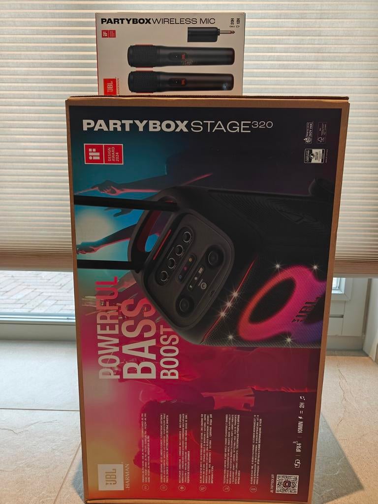 JBL PartyBox Stage 320 + 2 draadloze microfoons, Ophalen of Verzenden, Nieuw, Complete set