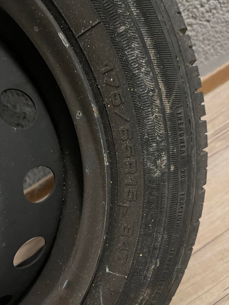 Gebruikte Band en Velg 175/65R15, Auto diversen, Autosport-onderdelen, Ophalen of Verzenden, Zo goed als nieuw
