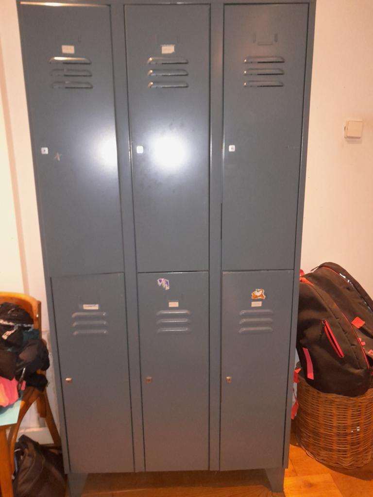 Lockerkast, Ophalen
