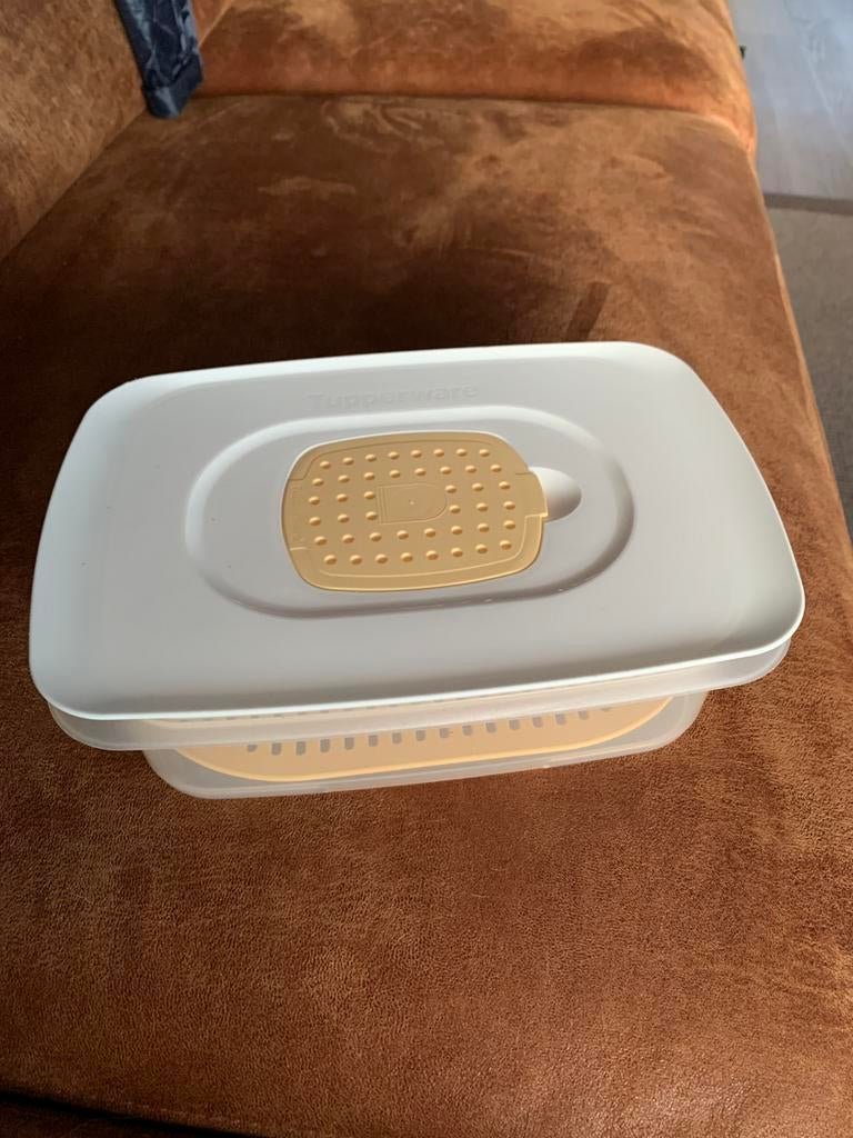 Tupperware kaas en vleeswaren doos, Huis en Inrichting, Keuken | Tupperware, Ophalen of Verzenden, Zo goed als nieuw, Overige typen