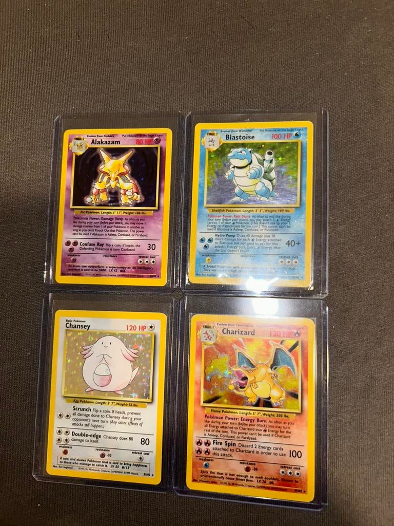 Base set Engels compleet, Hobby en Vrije tijd, Verzamelkaartspellen | Pokémon, Ophalen of Verzenden, Zo goed als nieuw, Meerdere kaarten