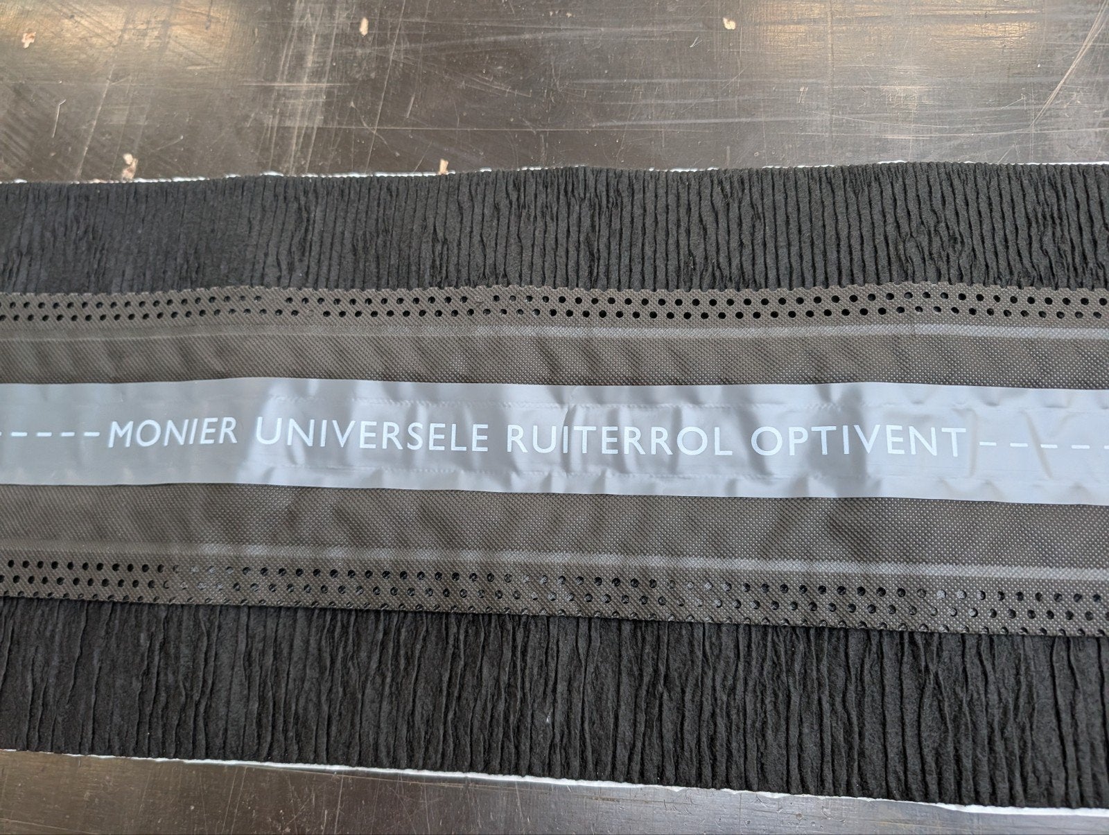 Monier Universele Ruiterrol Optivent 390cm, Doe-het-zelf en Verbouw, Dakpannen en Dakbedekking, Kunststof, Gebruikt, Zwart, Overige typen