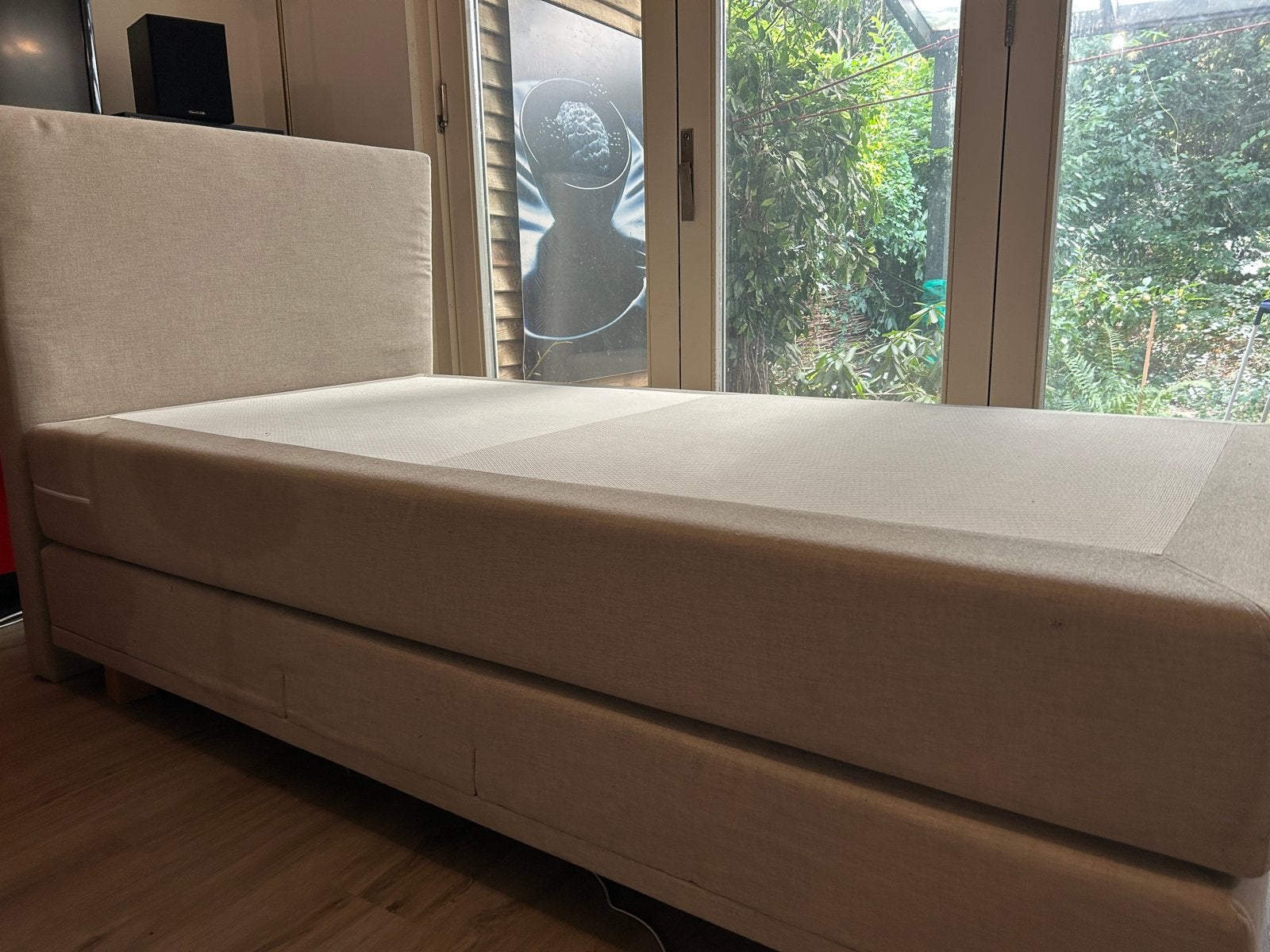 SwissSense eenpersoons boxspring 100x200 cm (nieuw 1500euro), Ophalen, Eenpersoons, Beige, Zo goed als nieuw