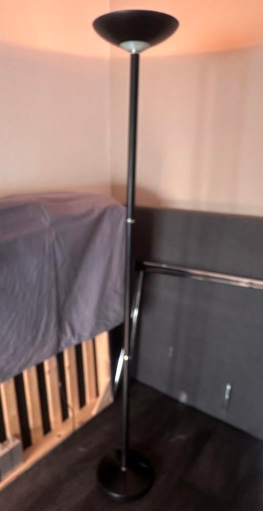Staande lamp zwart licht regelbaar, Ophalen, Zo goed als nieuw, 150 tot 200 cm
