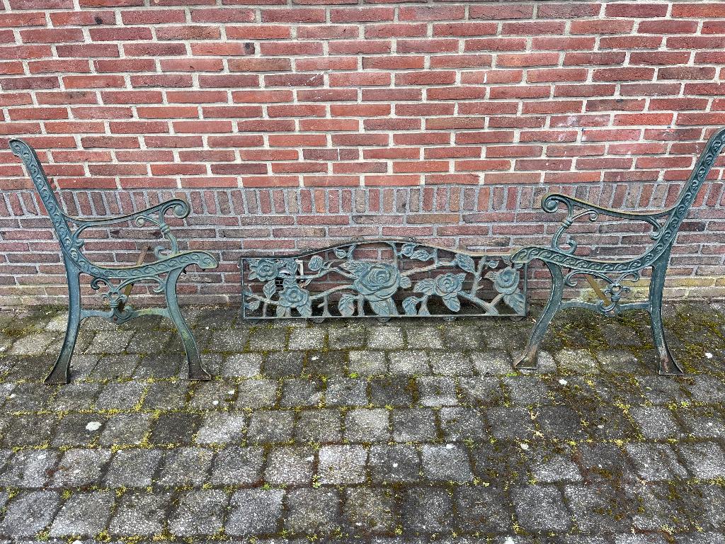 gietijzeren tuinbank poten plus gebogen rugstuk, Ophalen of Verzenden, Gebruikt, Metaal
