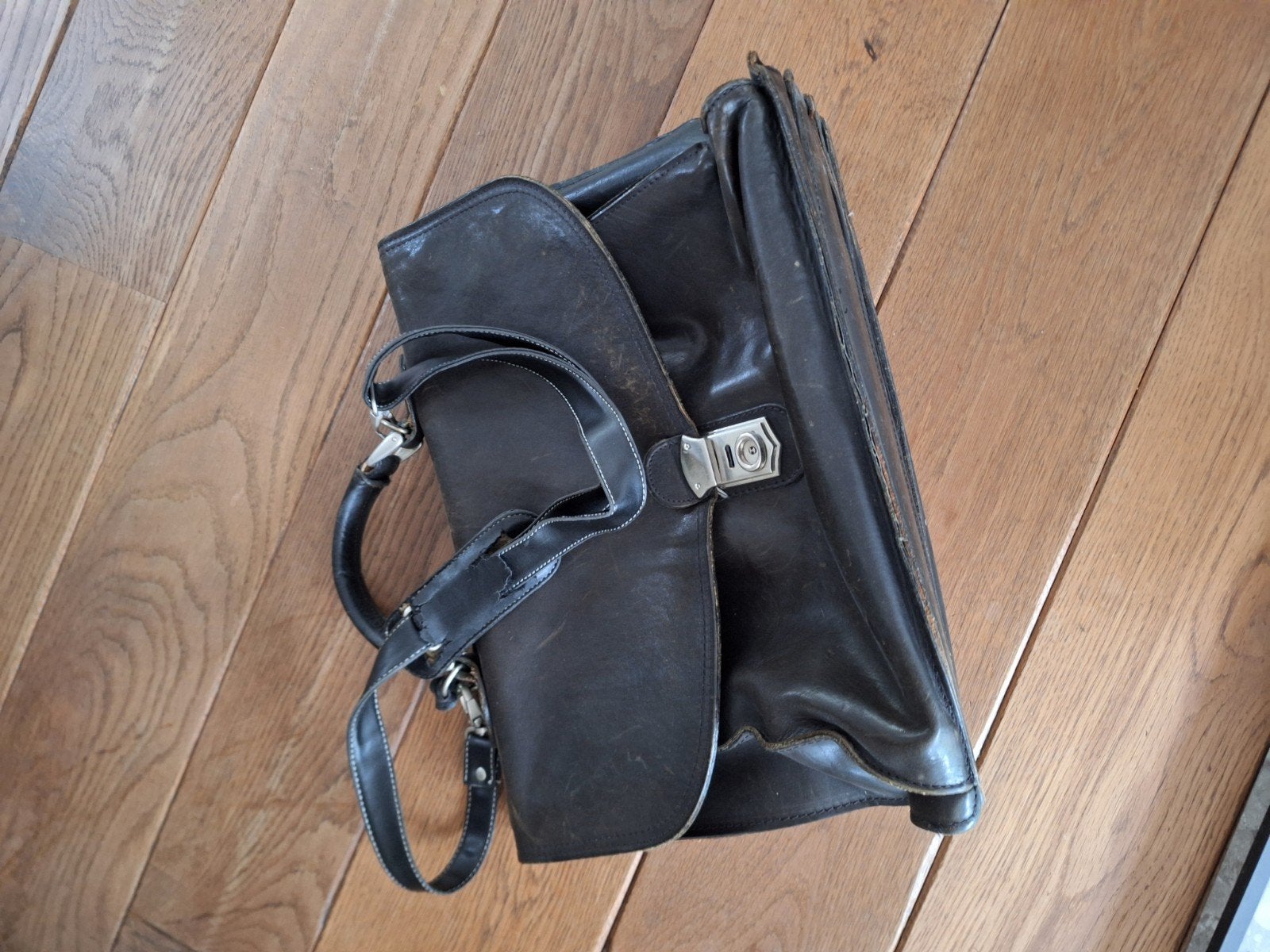 leren schooltas/ akte tas, Ophalen, Zwart, Aktetas of Boekentas, 40 tot 50 cm