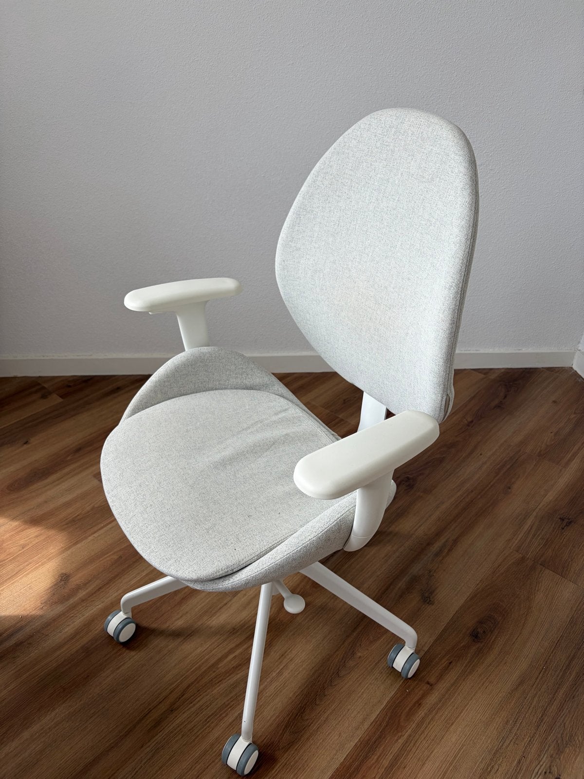 IKEA HATTEFJÄLL Bureaustoel - Beige/Wit, Ophalen, Beige, Zo goed als nieuw, Bureaustoel