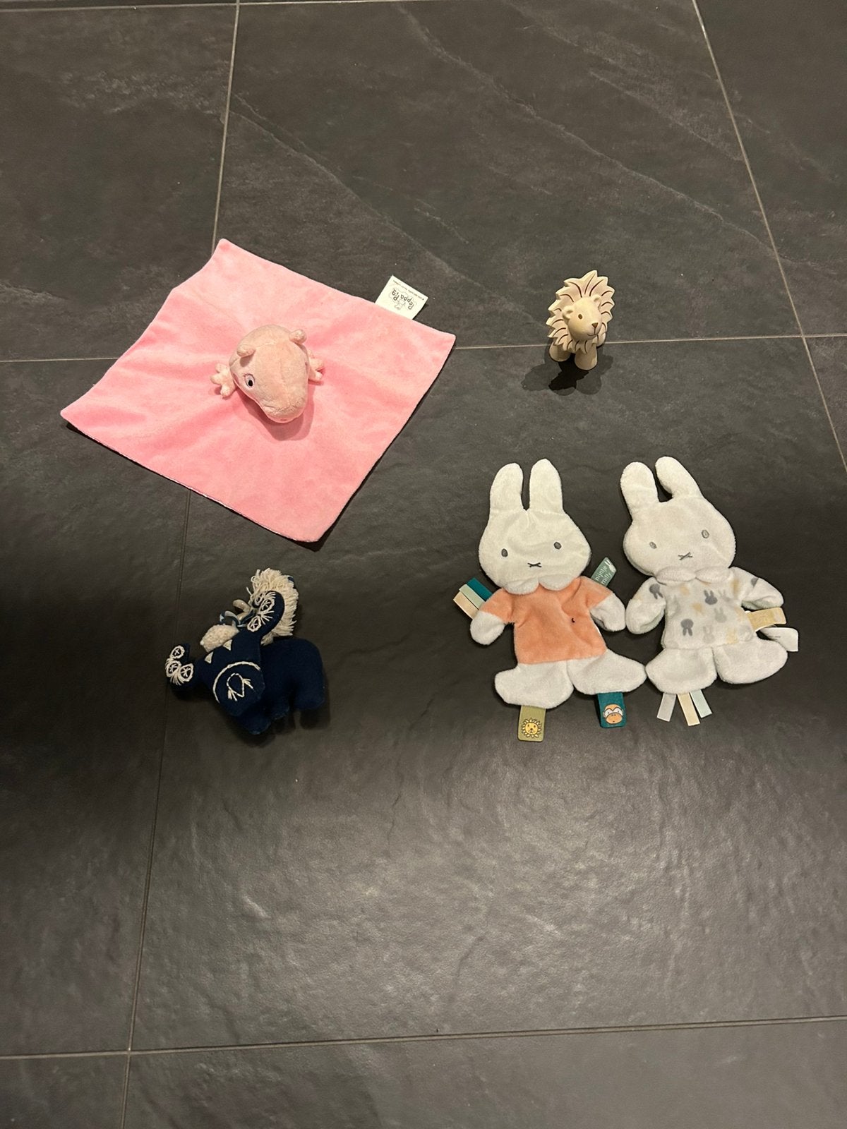 Leuke knuffels en knuffeldoekjes, Kinderen en Baby's, Speelgoed | Knuffels en Pluche, Gebruikt, Overige merken, Nijntje, Ophalen of Verzenden