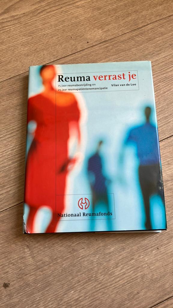 V. van de Loo - Reuma verrast je, Ophalen of Verzenden, Zo goed als nieuw, V. van de Loo