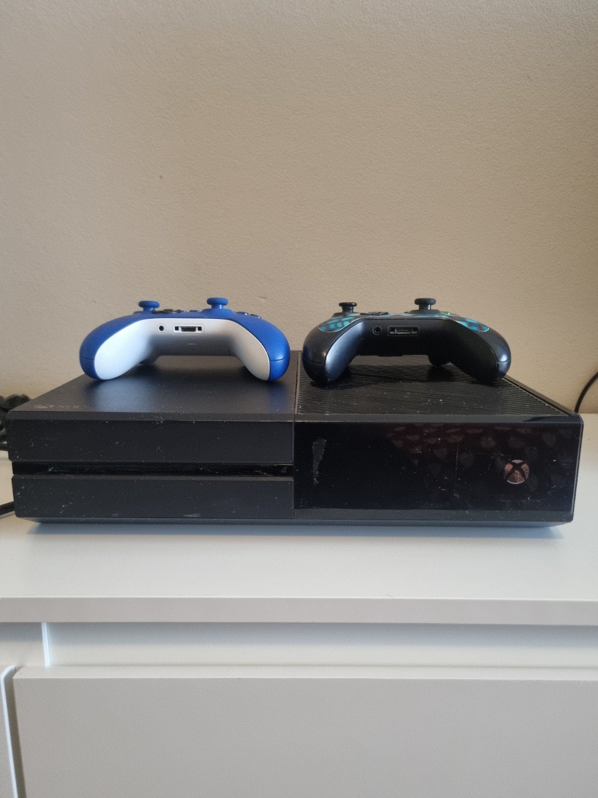 Xbox One met 2 controllers en voeding, Ophalen of Verzenden