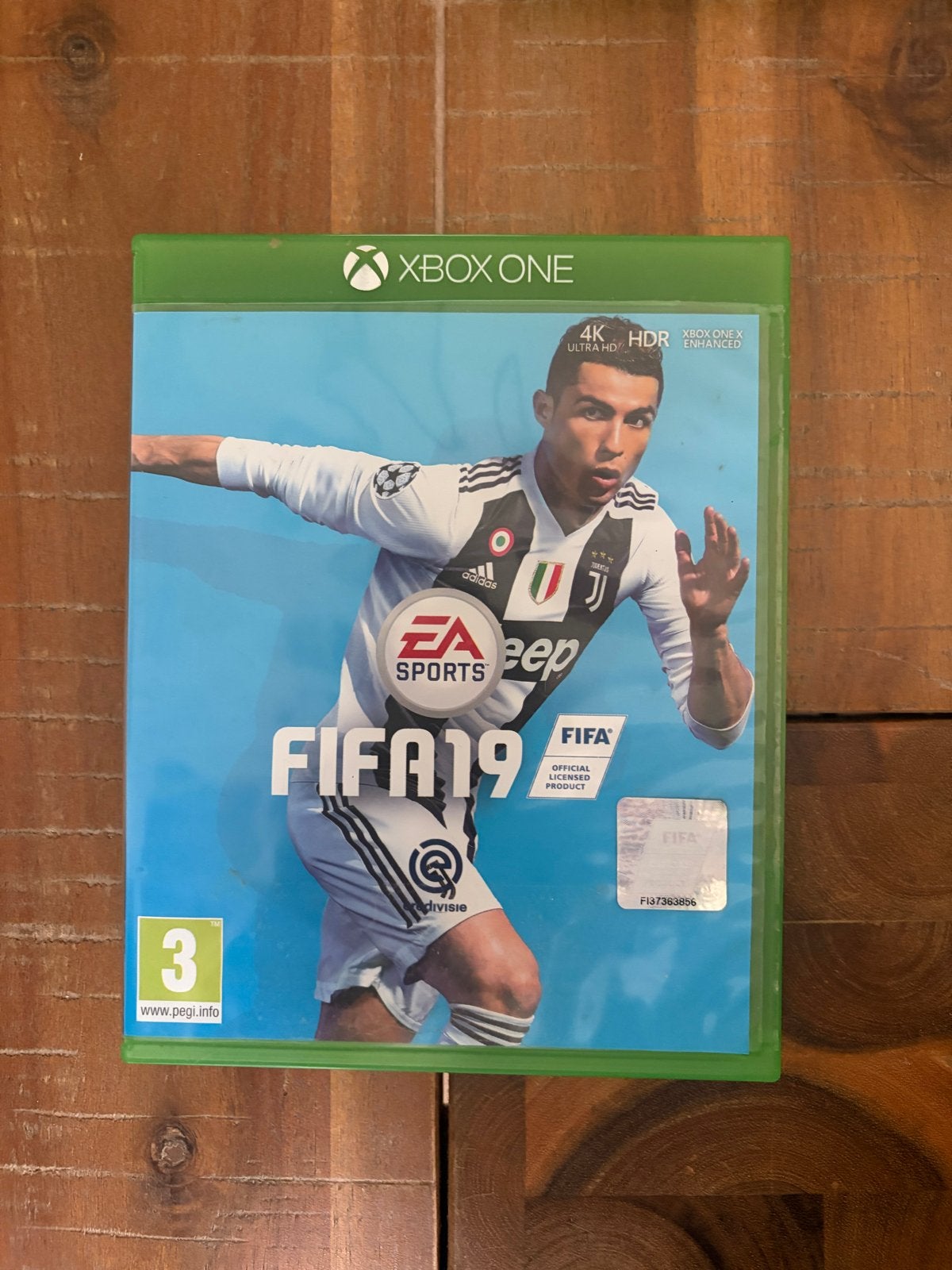 FIFA 19 voor Xbox One - Voetbalgame met Ronaldo, Eén computer, Ophalen of Verzenden, Zo goed als nieuw, Sport