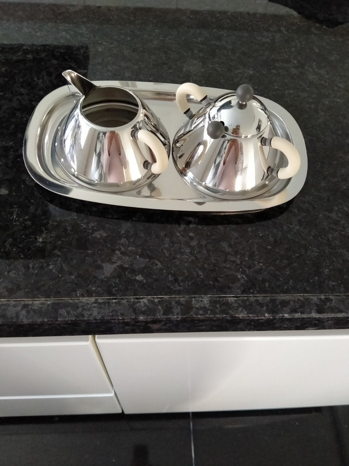 Alessi suiker en melk set, Overige materialen, Overige typen, Ophalen of Verzenden, Zo goed als nieuw