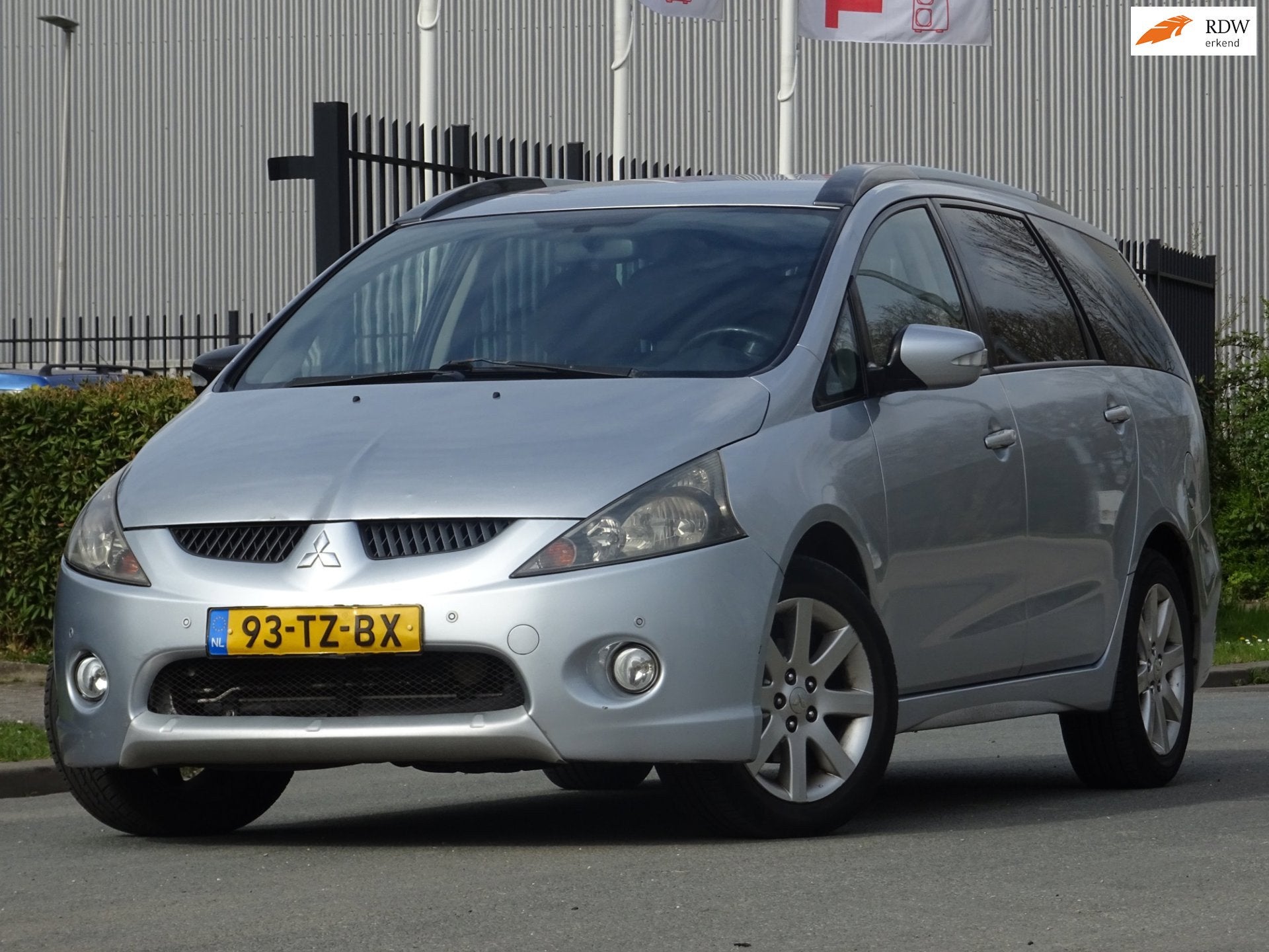 Mitsubishi Grandis 2.4-16V InSport 7PERSOONS AUT. AIRCO/PDC, Parkeersensor, 7 stoelen, Bedrijf, 93 €/maand