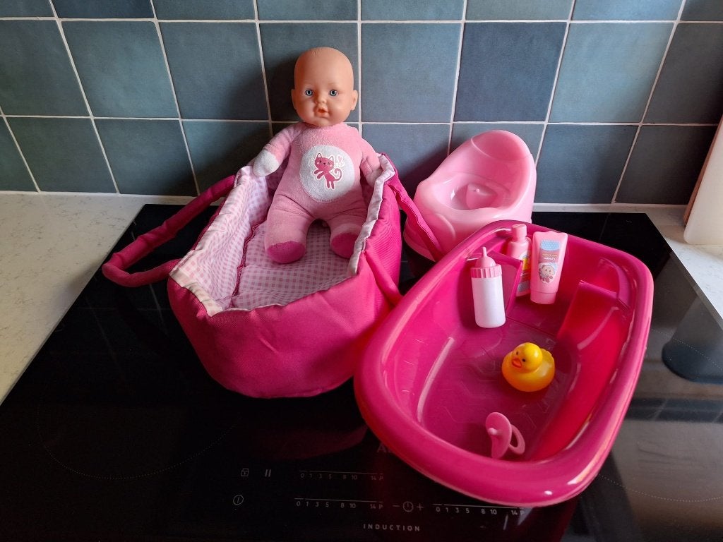 Zacht popje met verzorgingsset, Ophalen, Zo goed als nieuw, Babypop
